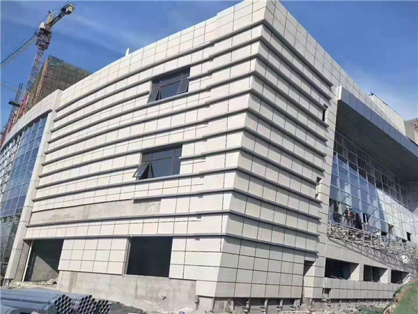 Los paneles aislados de la pared exterior impulsan el hospital popular de Shangqiu